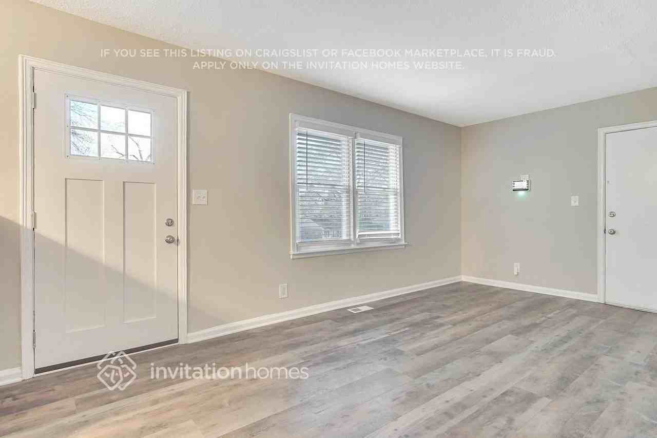 1883 Meadow Ln - Photo 3 of 22
