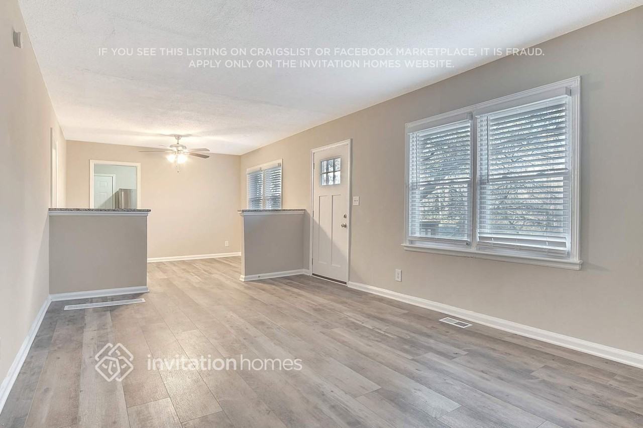 1883 Meadow Ln - Photo 4 of 22