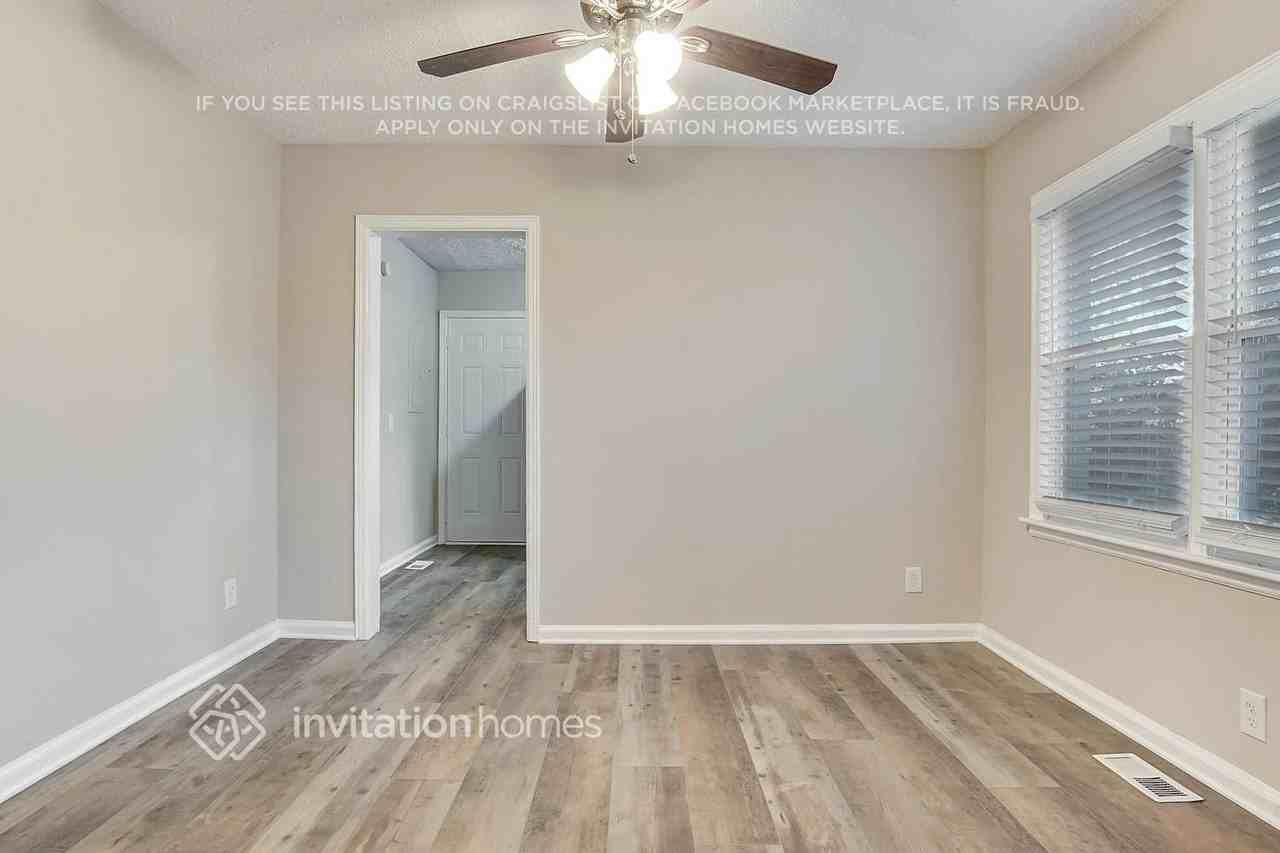 1883 Meadow Ln - Photo 7 of 22