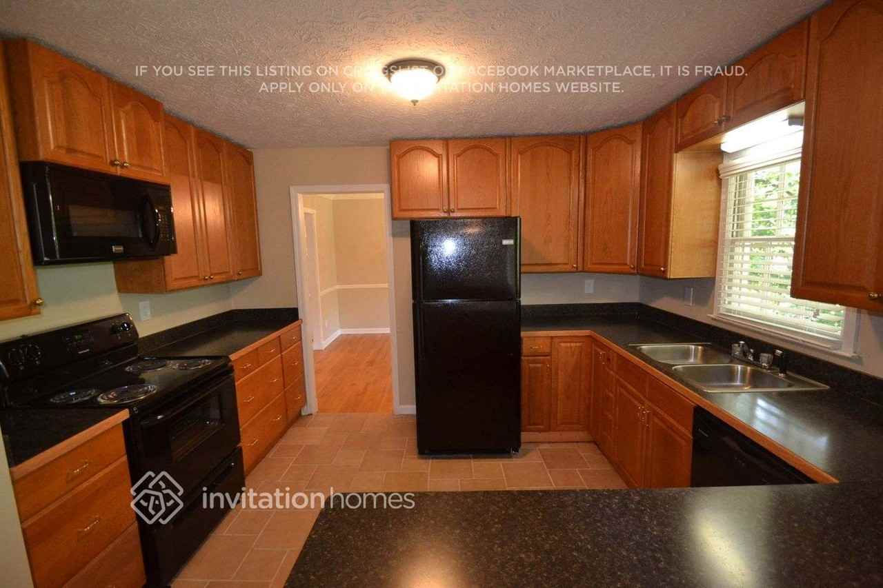 4172 Scenic Mountain Dr - Photo 3 of 11