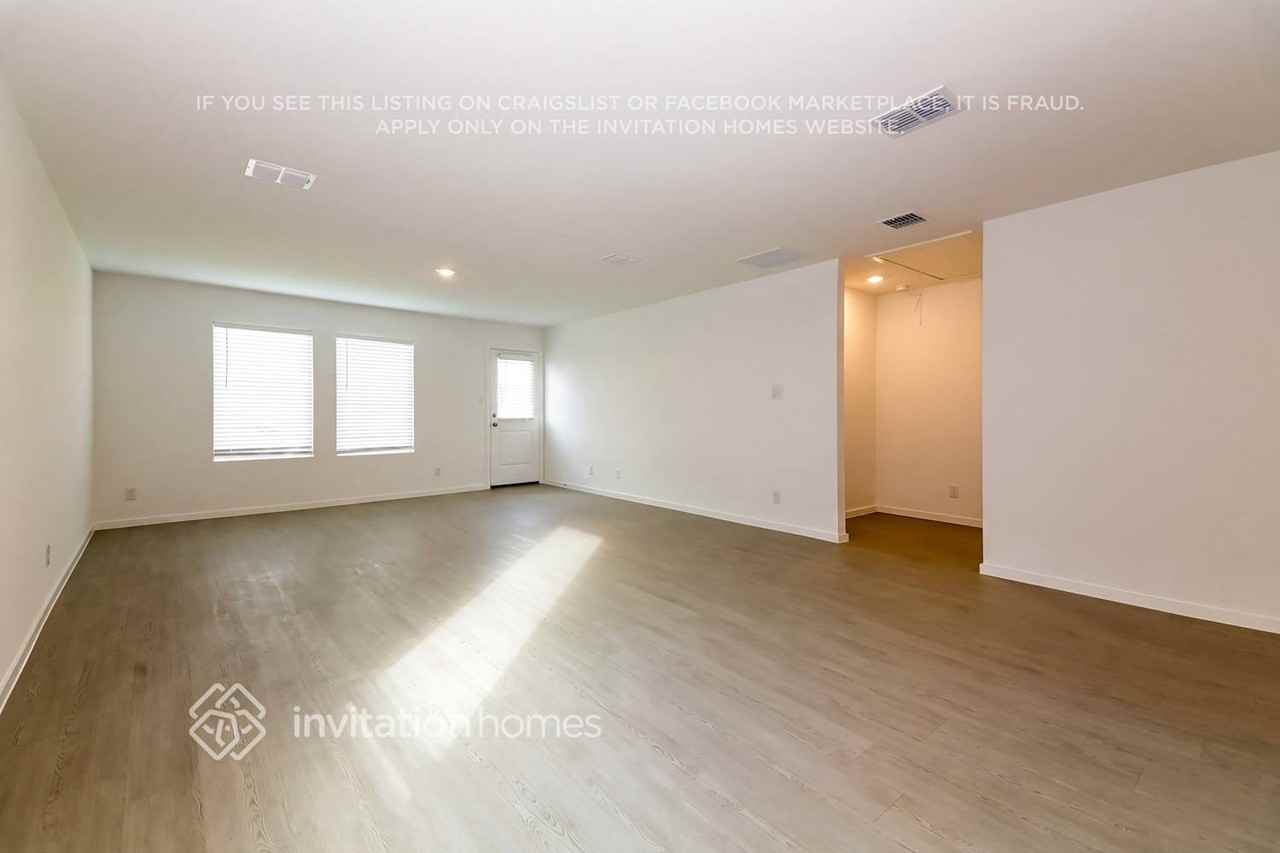 1535 Lanner Meadows Ln - Photo 4 of 17