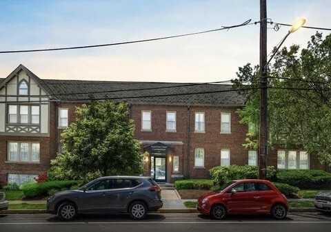 422 Butternut St Nw #1 - Photo 2 of 24