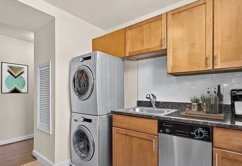 422 Butternut St Nw #1 - Photo 6 of 24