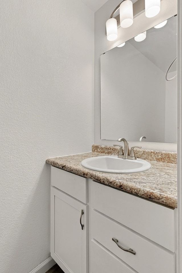 1625 10th Ave E #1 - Photo 5 of 17