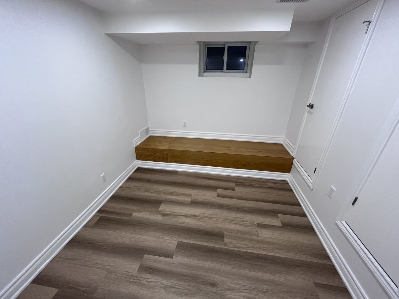 256 Keele Street #B - Photo 2 of 5