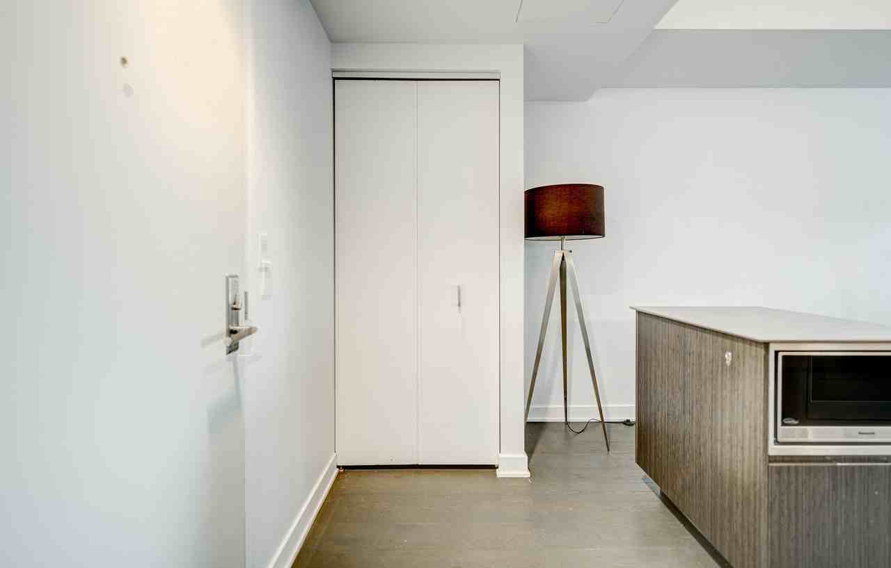 1288 Avenue des Canadiens-de-Montréal #2713 - Photo 5 of 20