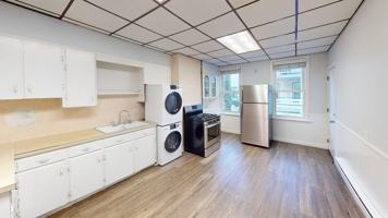 featured image of 17 Morris St #2