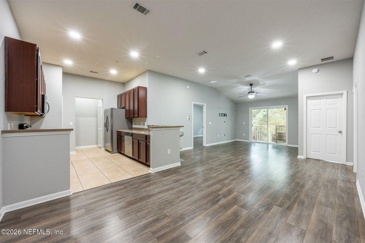 13792 Herons Landing Way - Photo 6 of 27