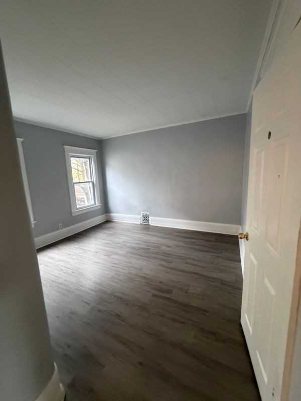 1097 Dewey Ave - Photo 4 of 10