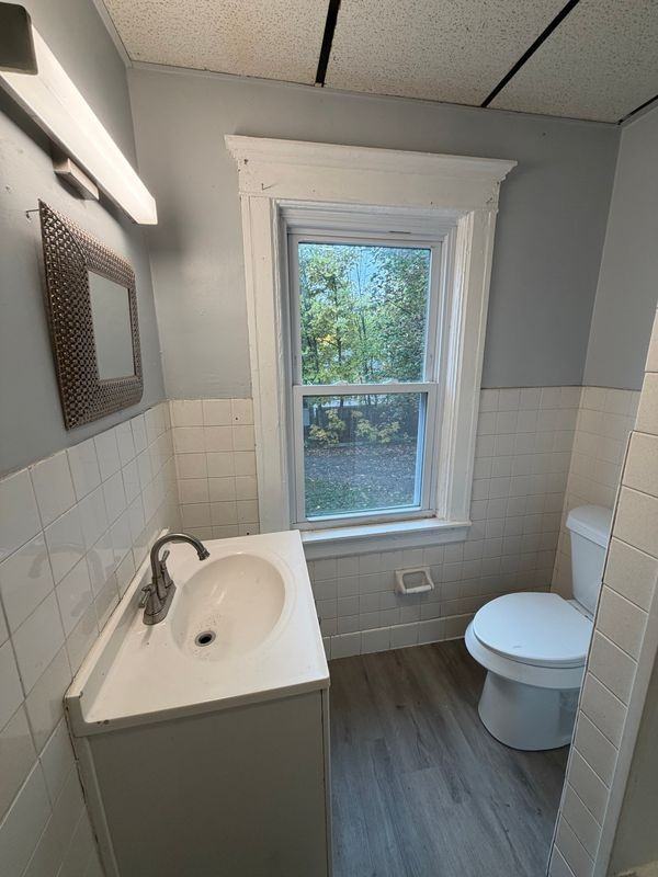 1097 Dewey Ave - Photo 6 of 10