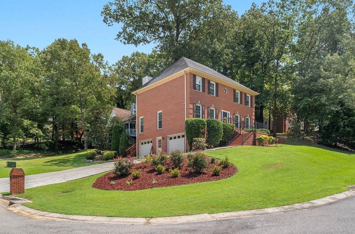 1395 Eden Ridge Cir - Photo 4 of 36
