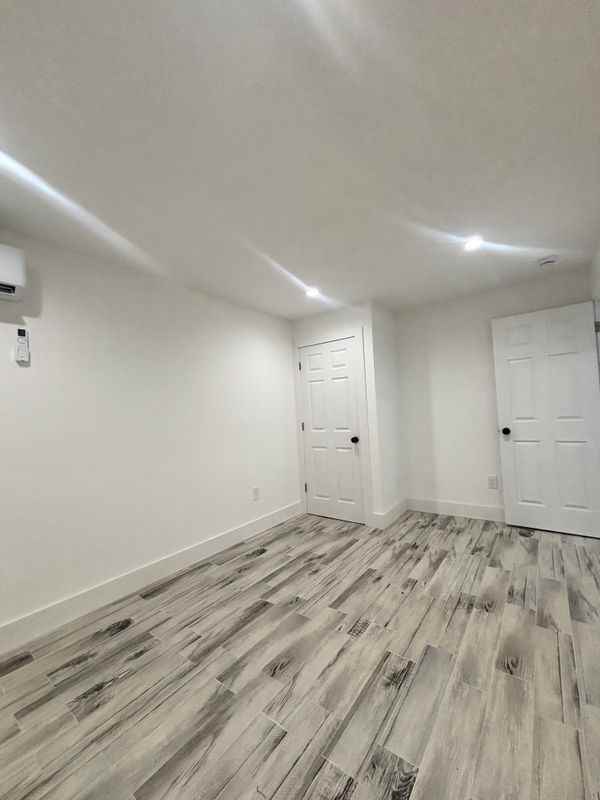 1657 Tillotson Ave - Photo 7 of 19
