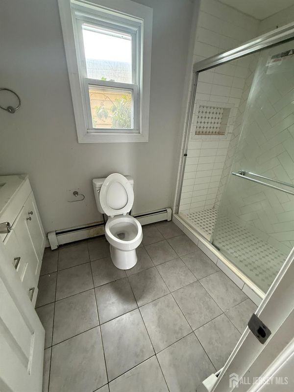 180 Brighton Ave - Photo 3 of 7