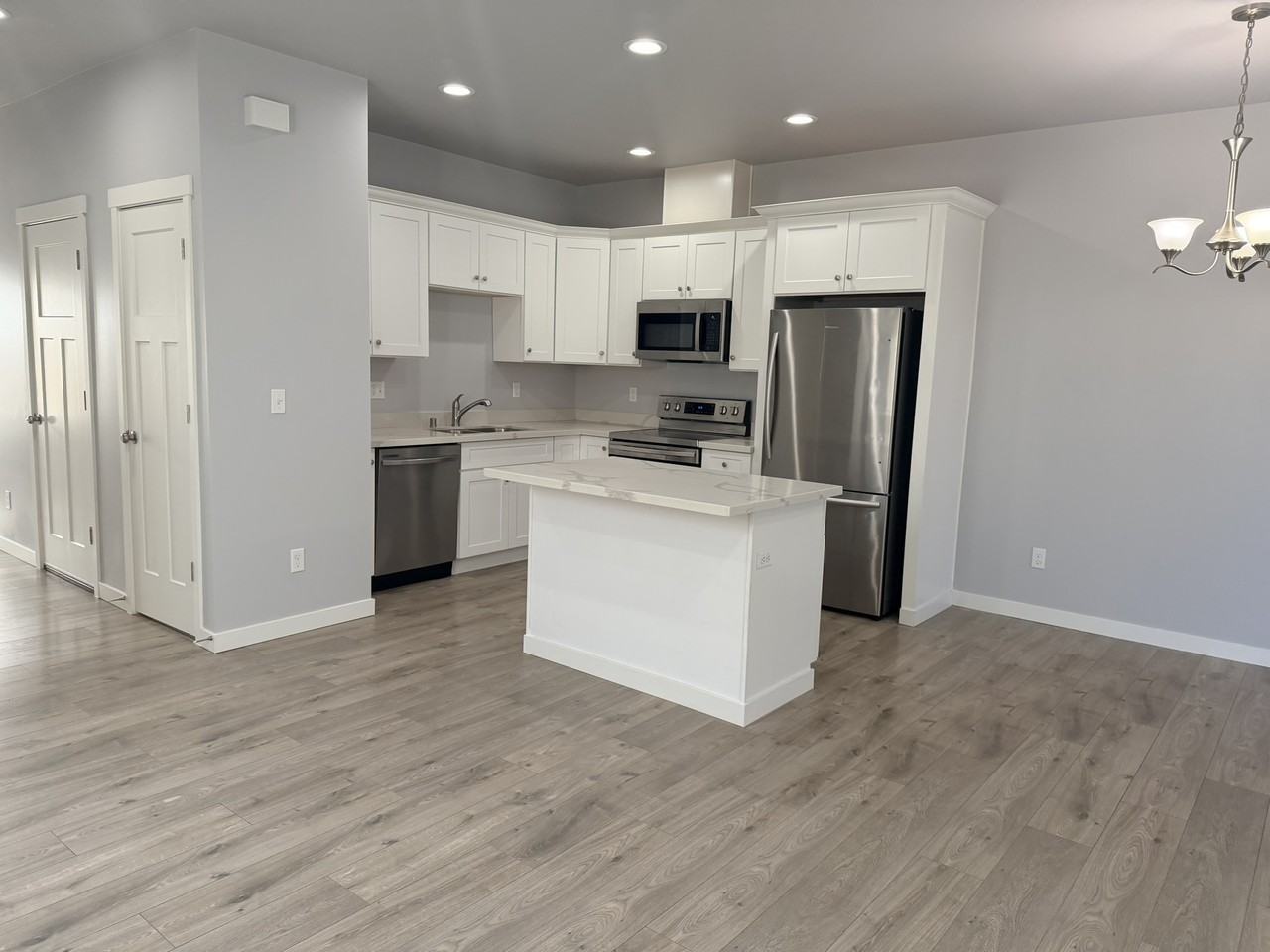 211 123rd Street South - Photo 5 of 20