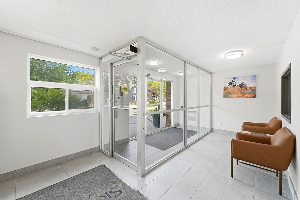 Embassy Tower Apartments - Photo 3 of 25