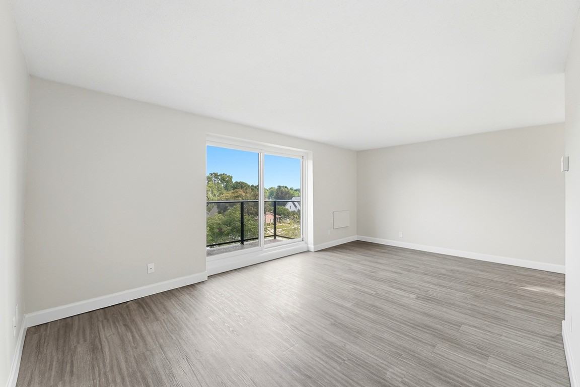 Embassy Tower Apartments - Photo 4 of 25