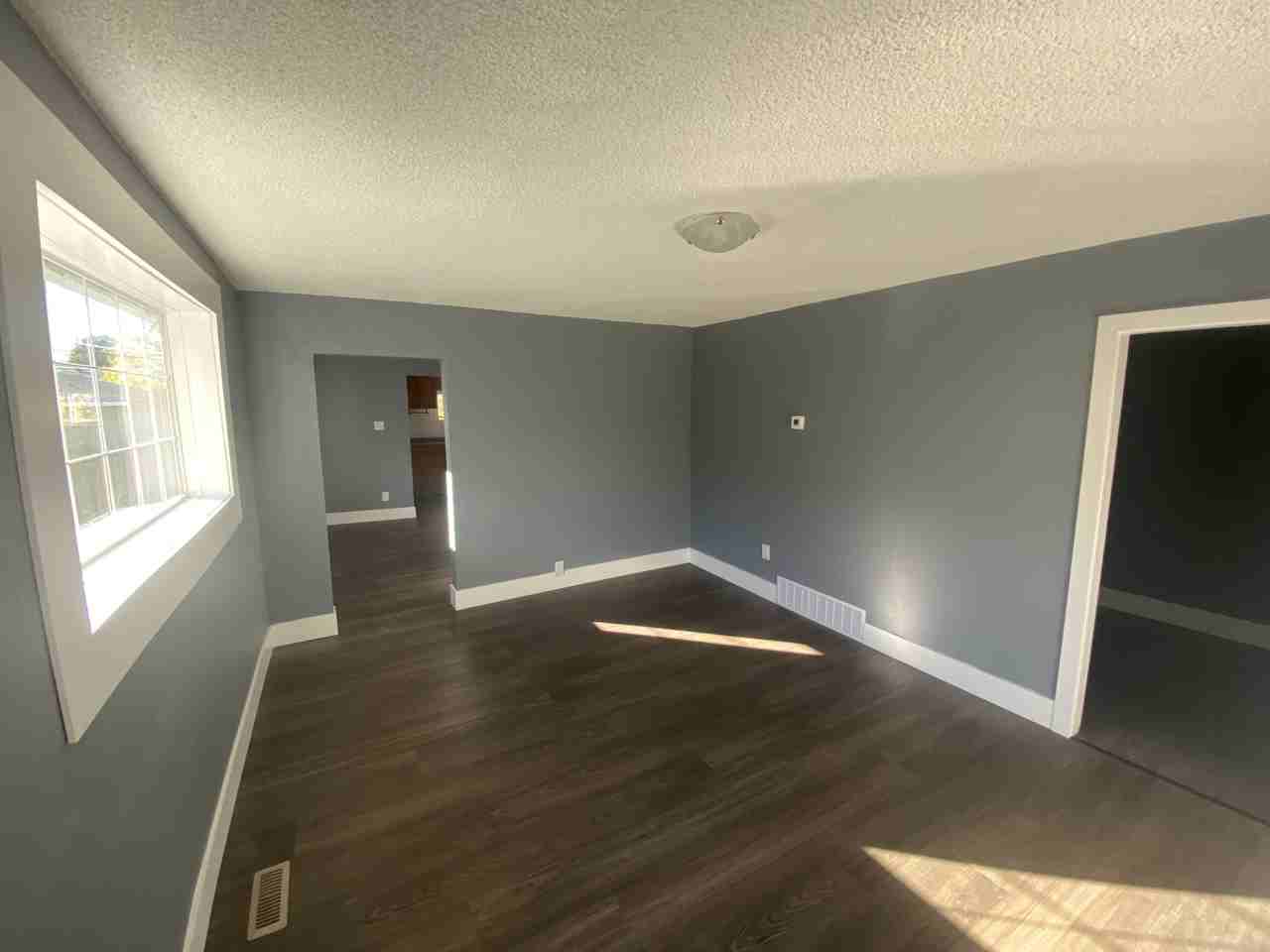 Balwin/ North Edmonton Single Family Home - Photo 2 of 10