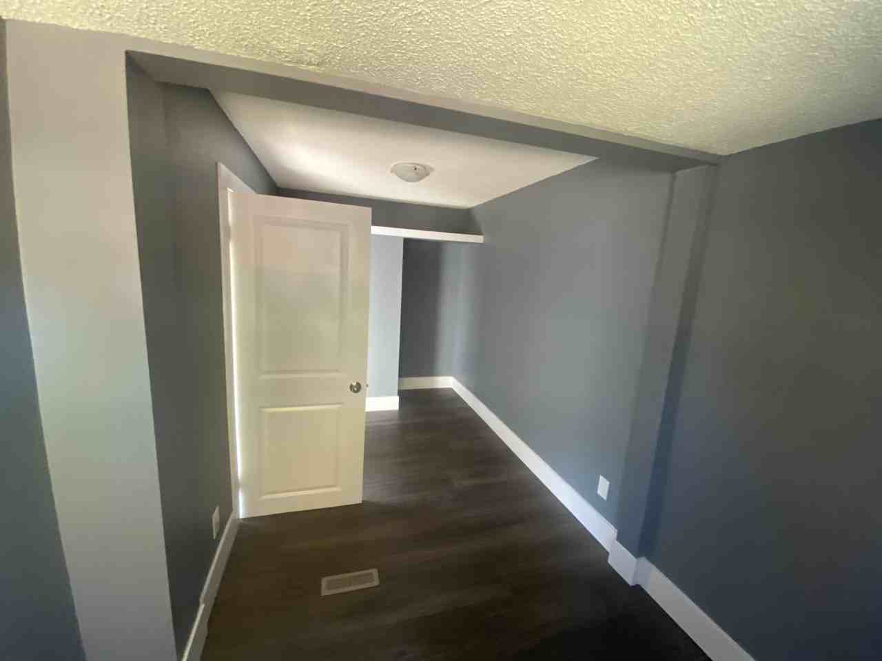 Balwin/ North Edmonton Single Family Home - Photo 3 of 10