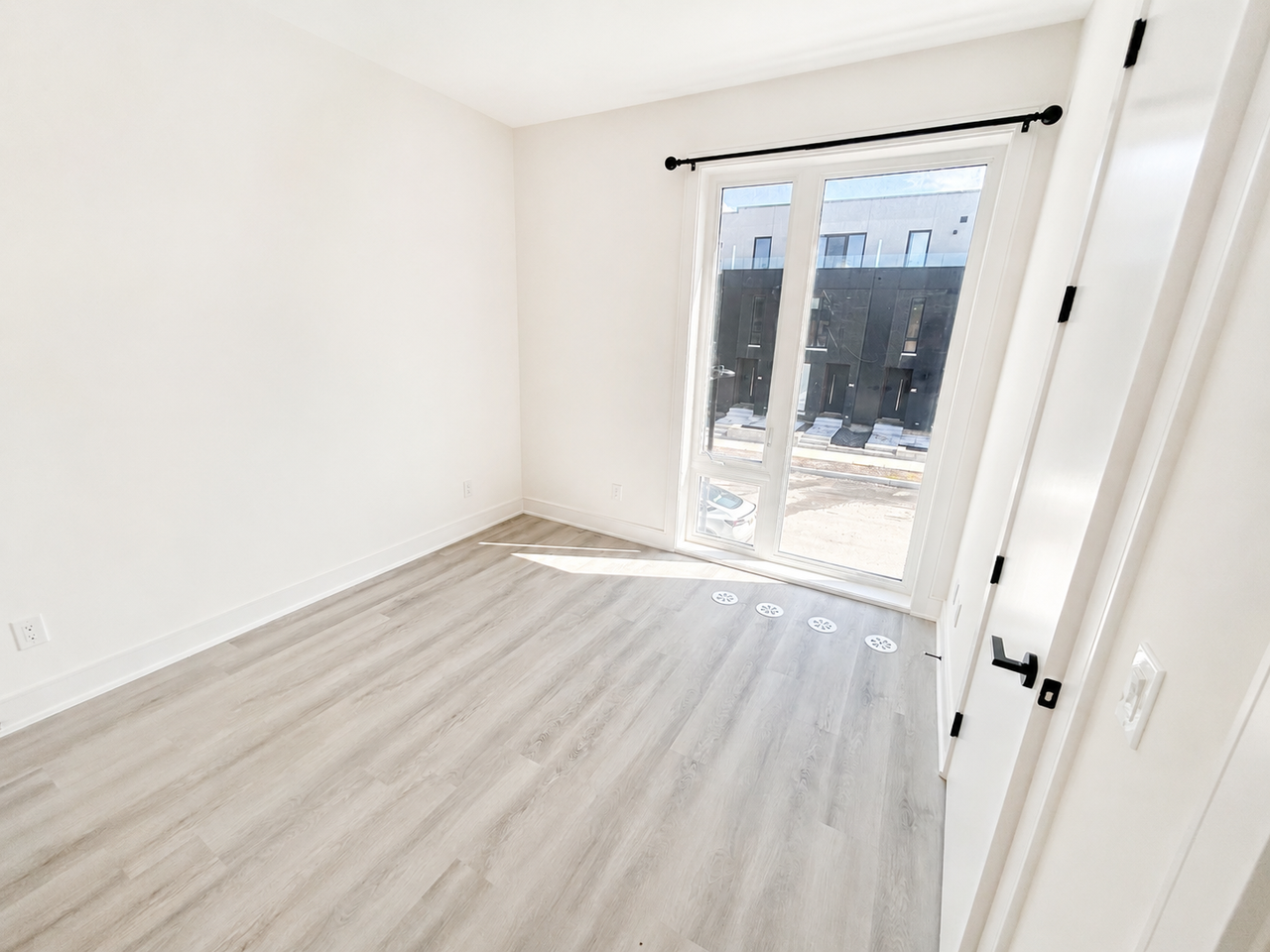 43 Everett Common - Photo 6 of 18