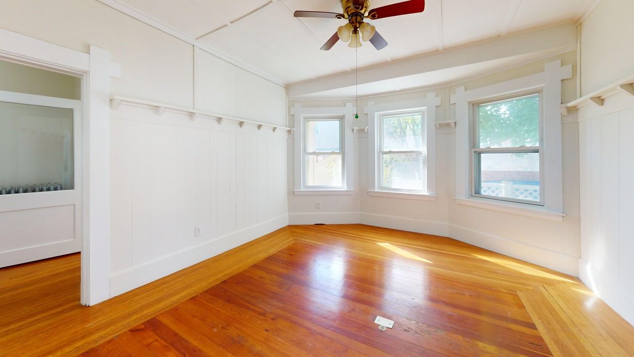 81 Bellevue Ave - Photo 6 of 19