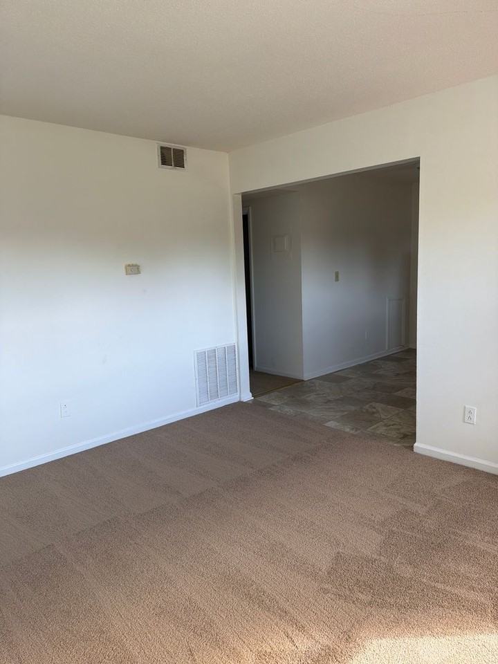 1000 Salisbury St #5B - Photo 4 of 12