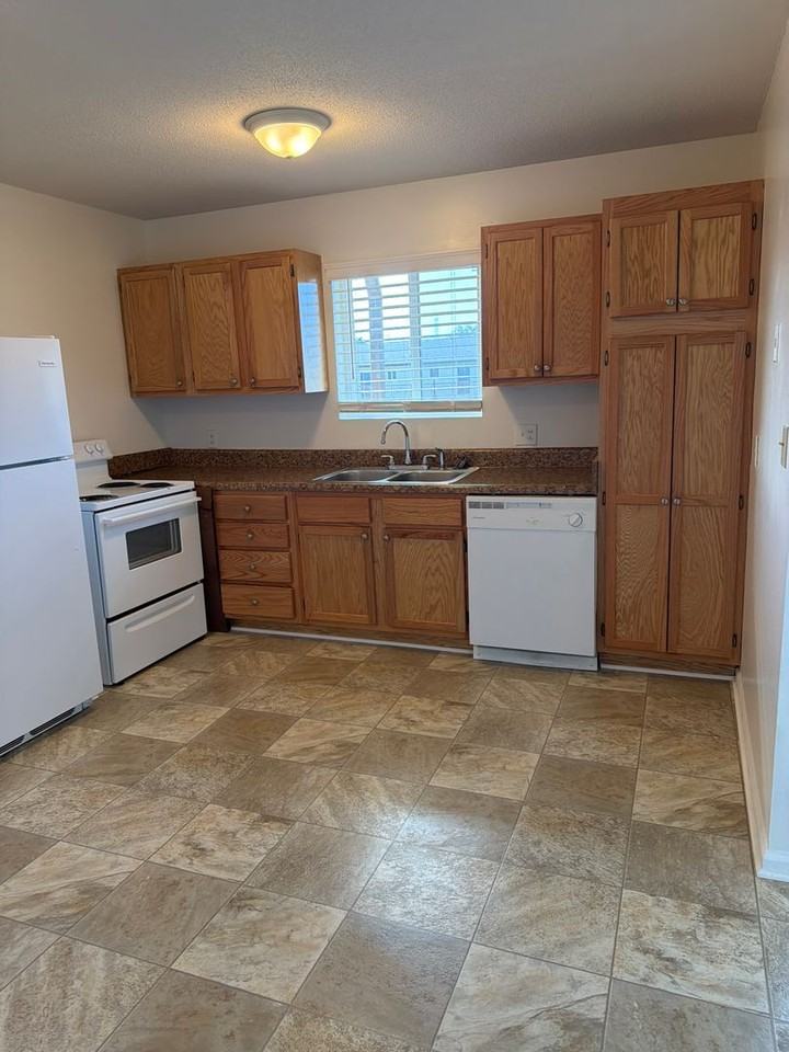 1000 Salisbury St #5B - Photo 5 of 12