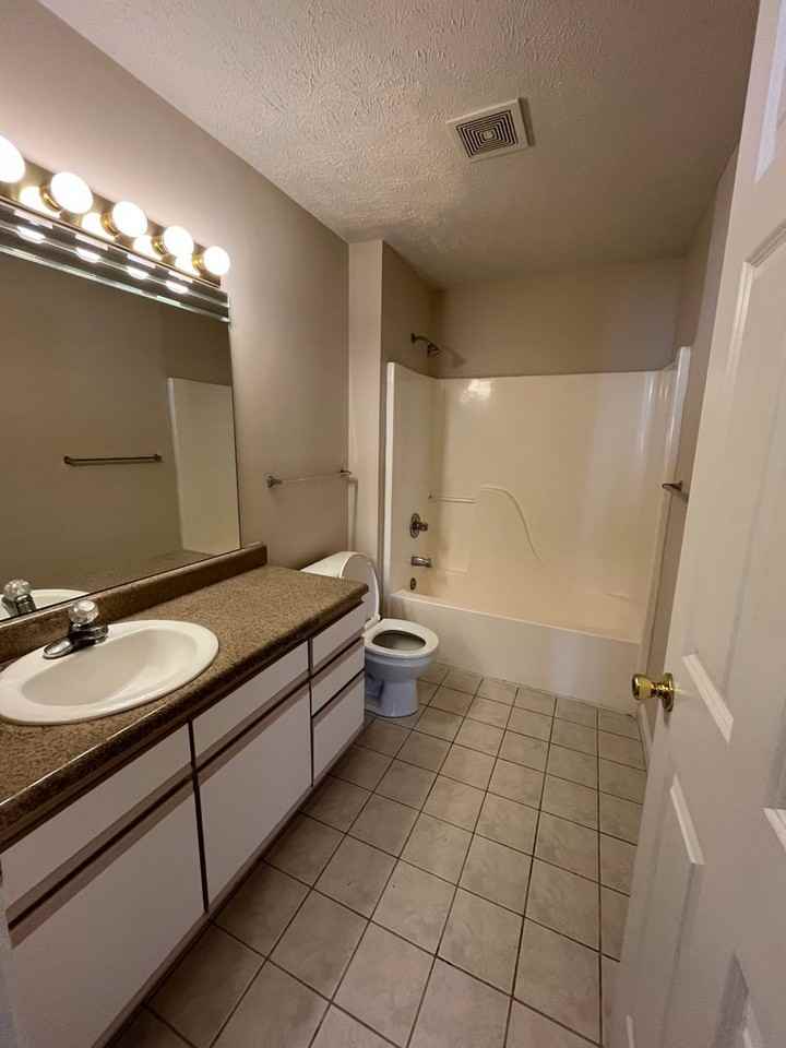 Hillsborough Pointe Apartments - Photo 6 of 50