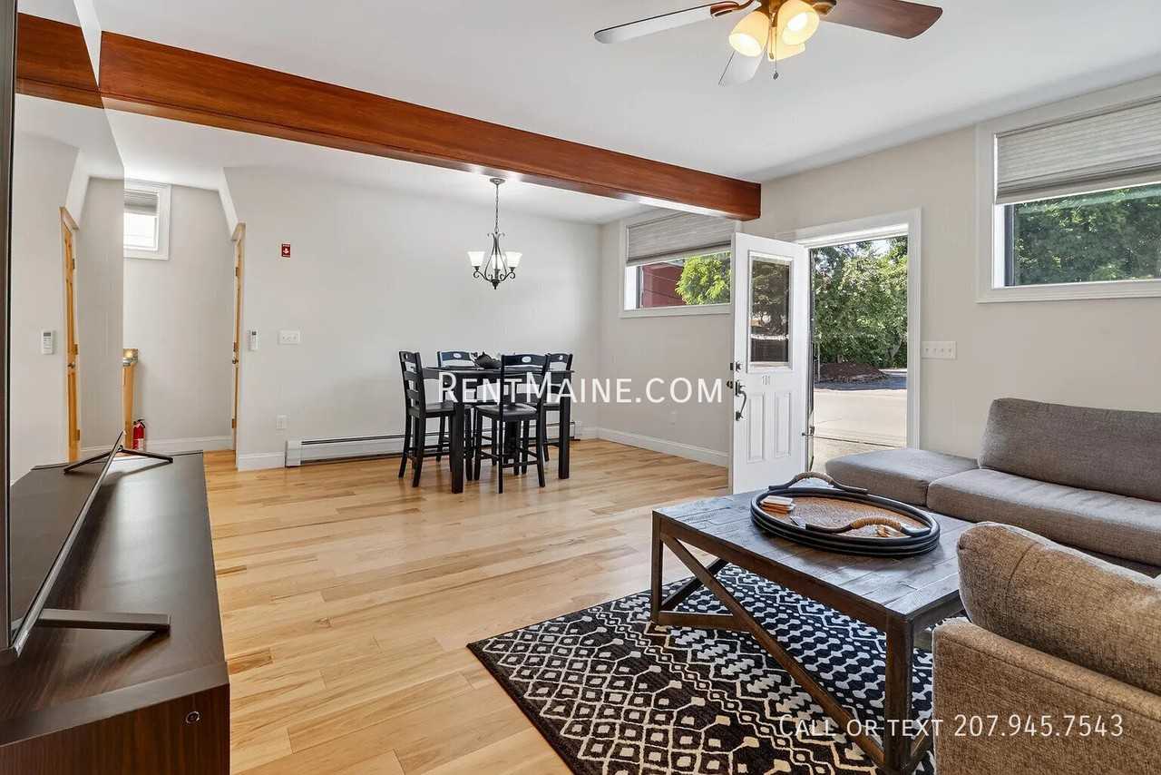 181 Center St - Photo 2 of 32