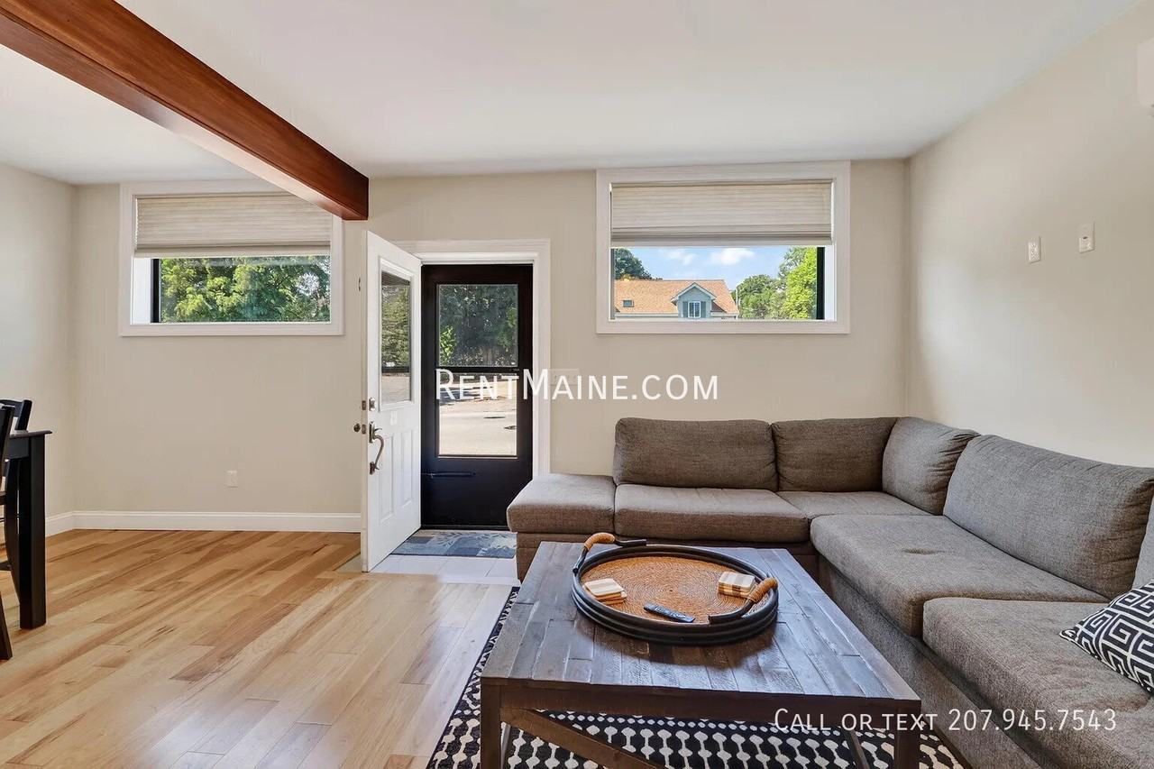 181 Center St - Photo 7 of 32