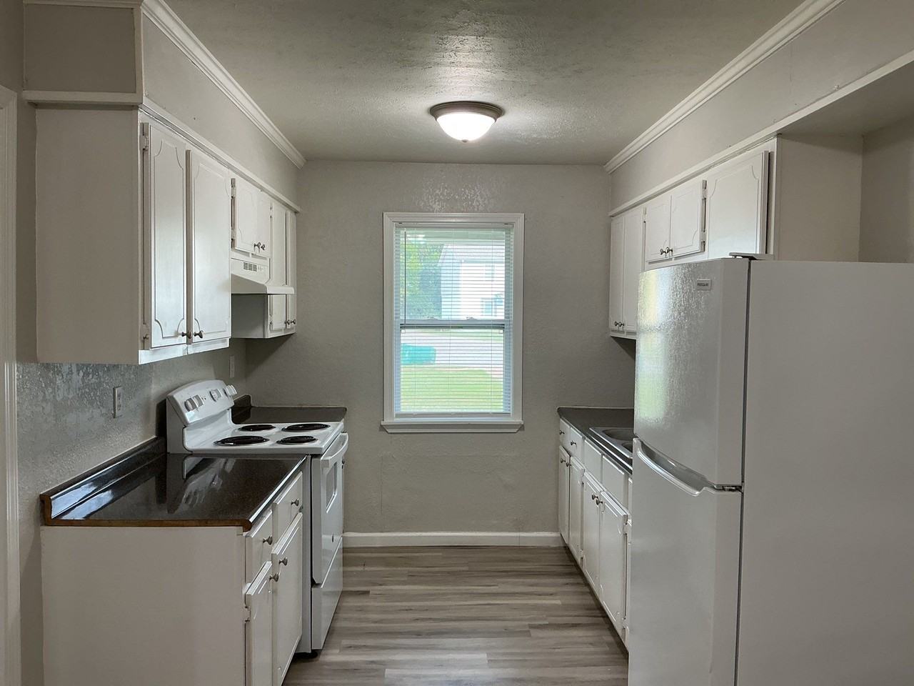 46 Camelot Cove - Photo 2 of 10