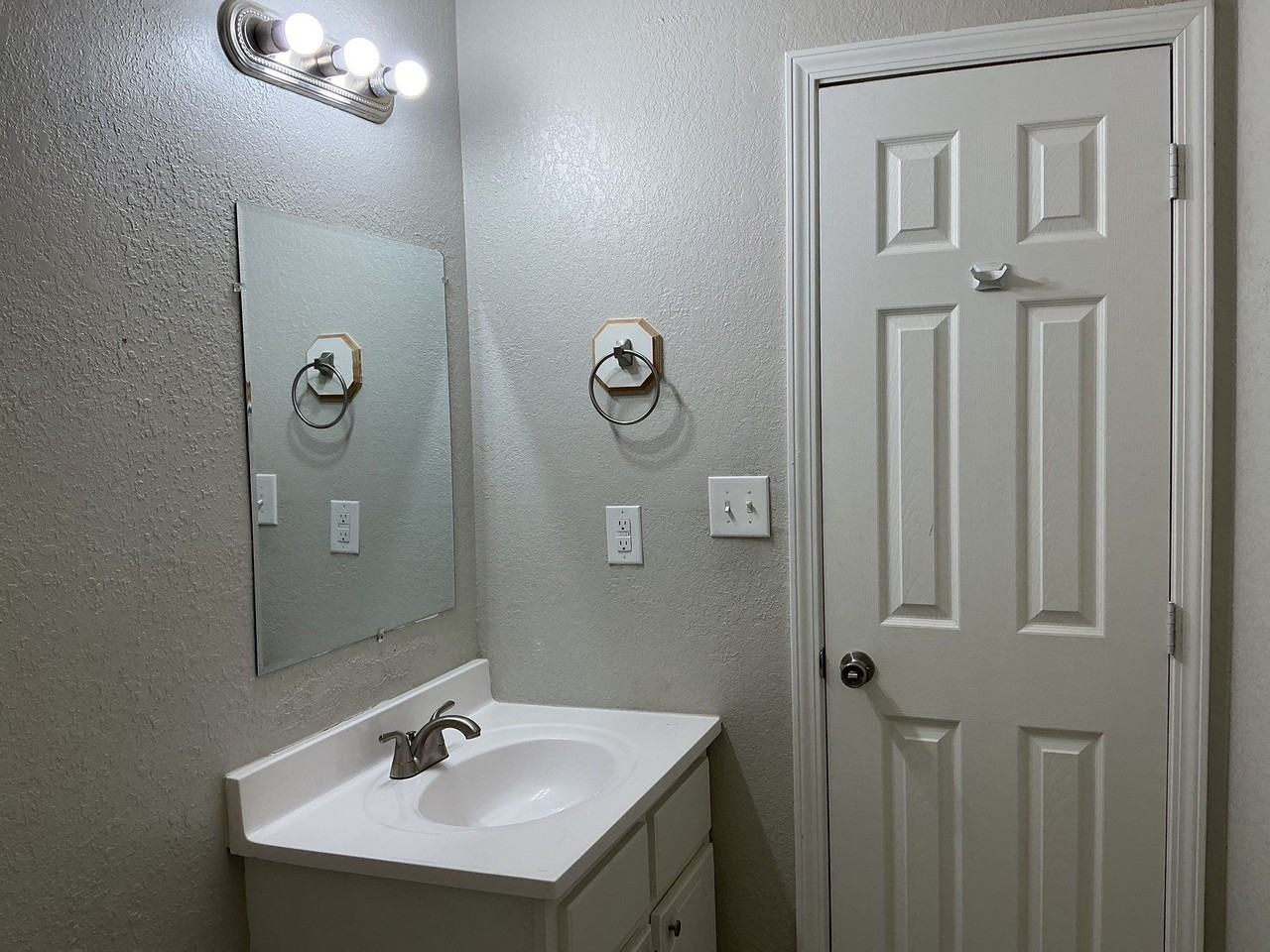 46 Camelot Cove - Photo 6 of 10