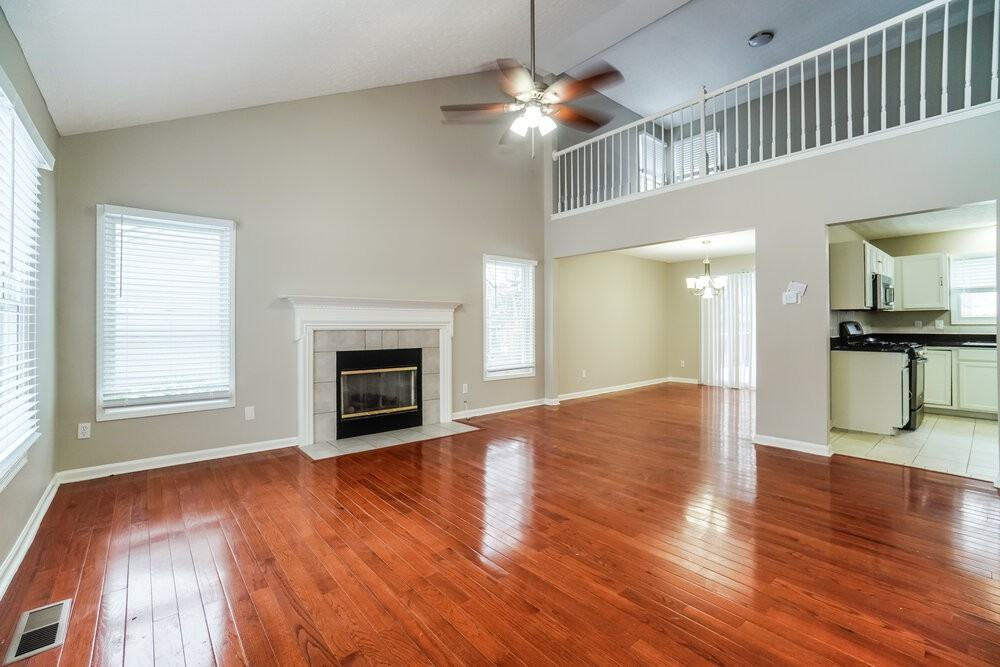 1329 Bluffton Ct - Photo 5 of 18
