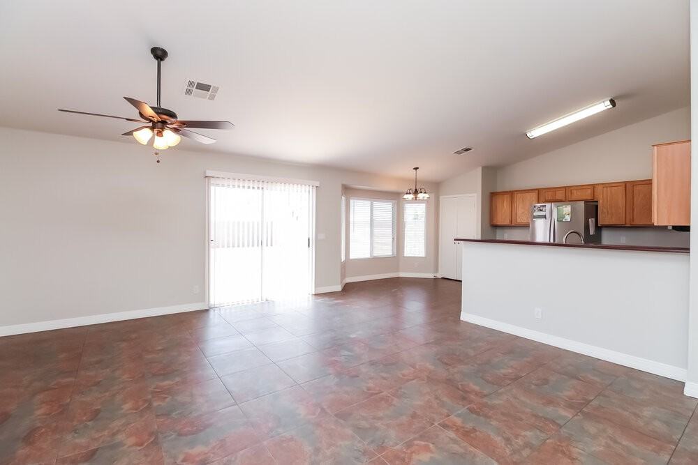 4873 E Whitehall Dr - Photo 2 of 16
