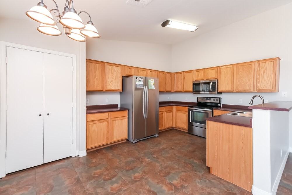 4873 E Whitehall Dr - Photo 5 of 16