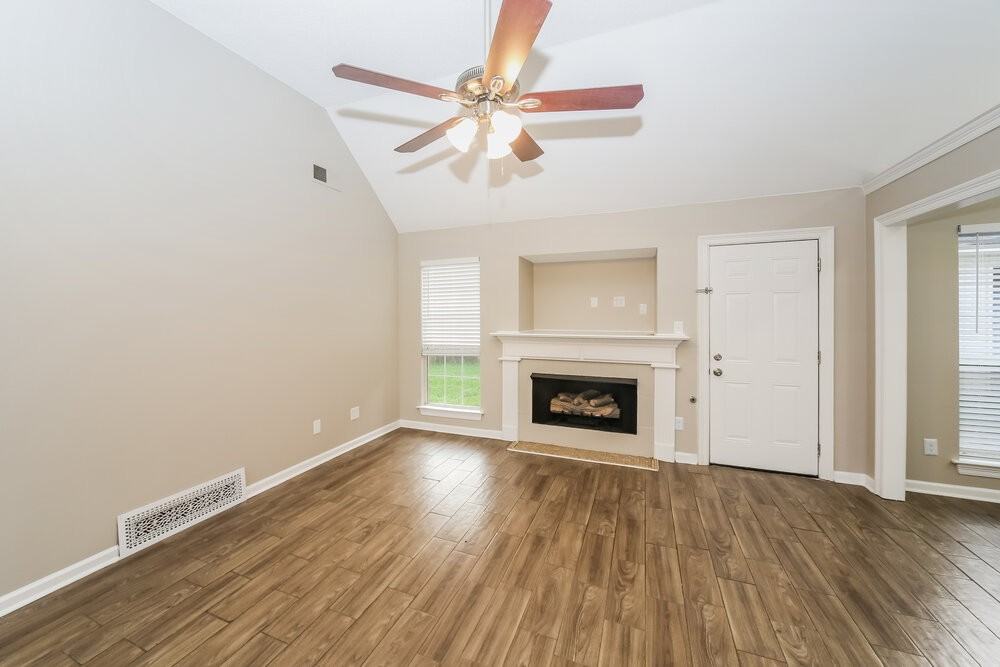 5611 Sparrow Run - Photo 4 of 17