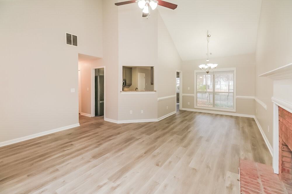 1005 Vineyard Walk - Photo 3 of 16