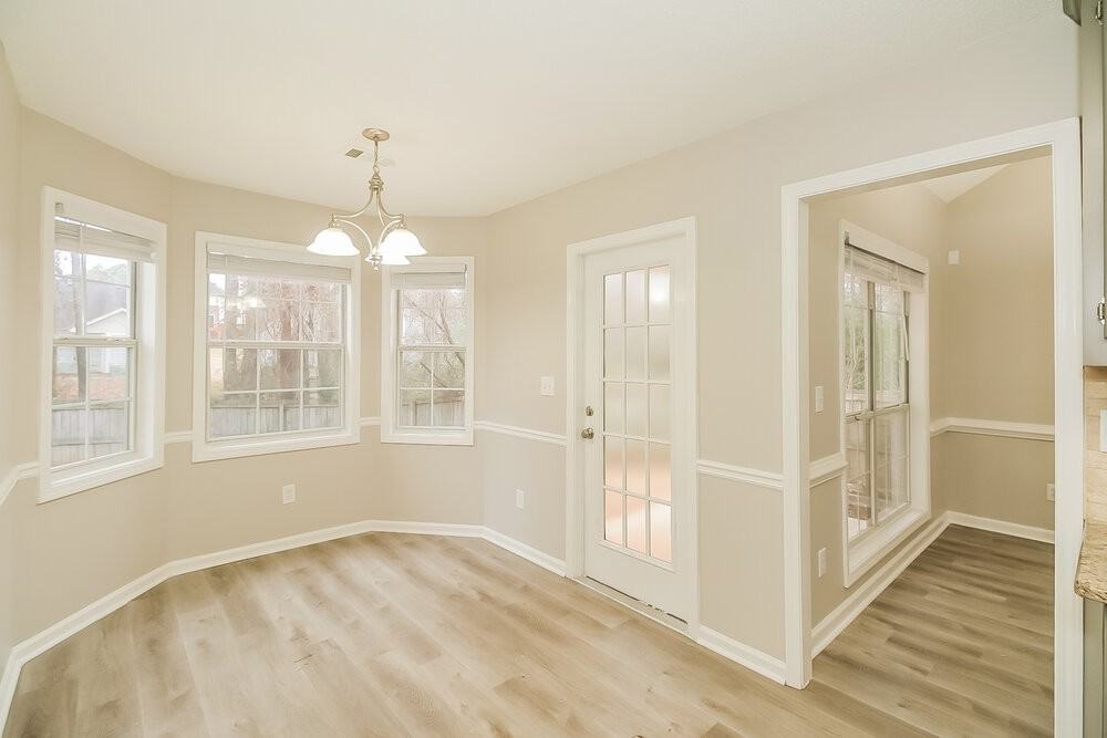 1005 Vineyard Walk - Photo 7 of 16