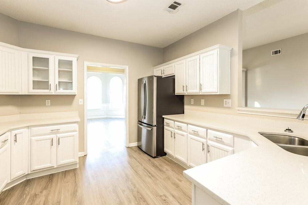 67 Windsor Way - Photo 6 of 16