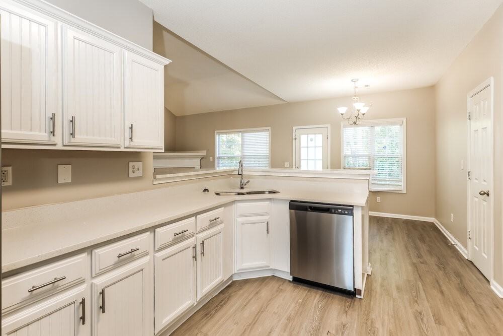 67 Windsor Way - Photo 7 of 16