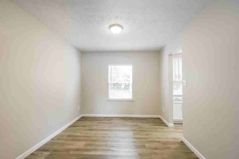 4320 Oil Creek Dr - Photo 7 of 20