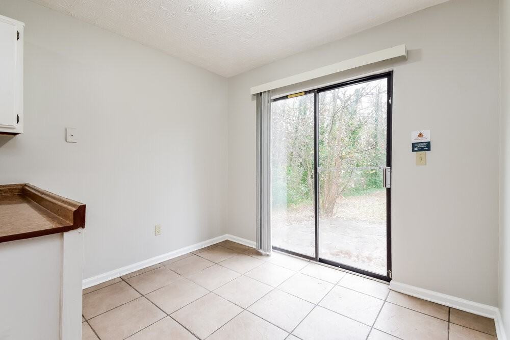 5360 Biffle Ln - Photo 6 of 16