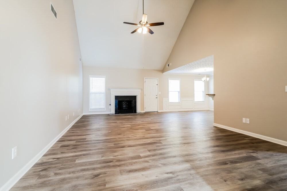 820 Chapel Hill Dr - Photo 5 of 17