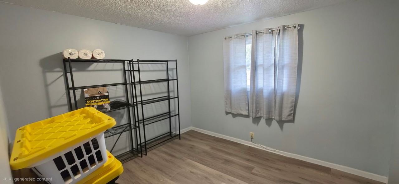 307 E John St #14 - Photo 6 of 12