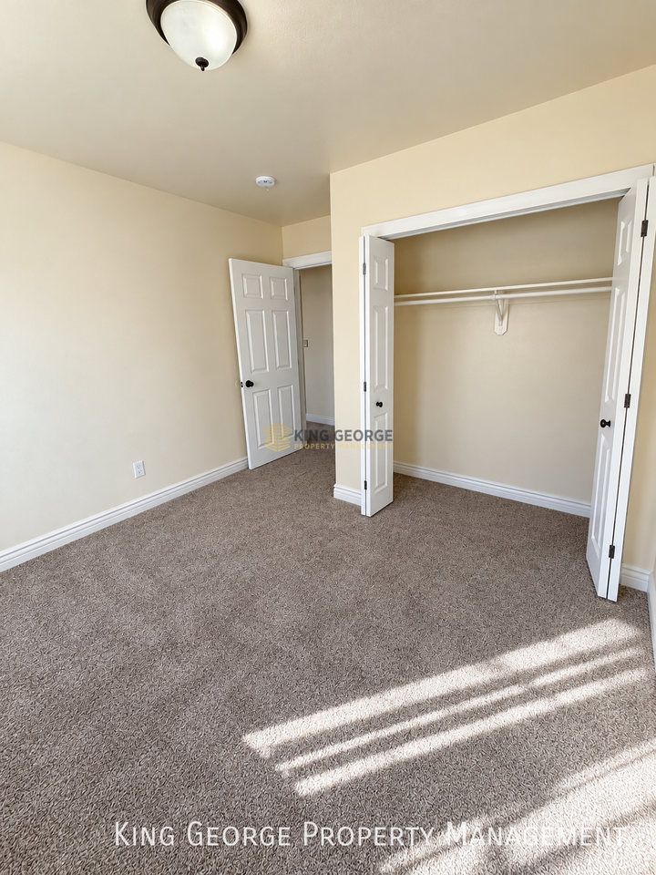 355 E Gage Ave - Photo 6 of 23