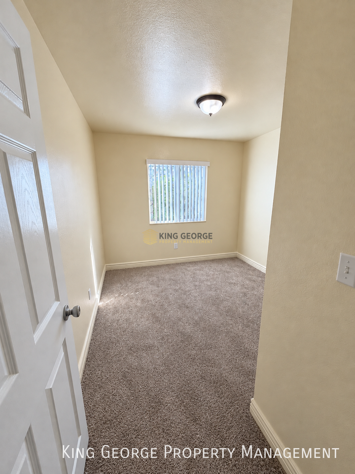 355 E Gage Ave - Photo 7 of 23