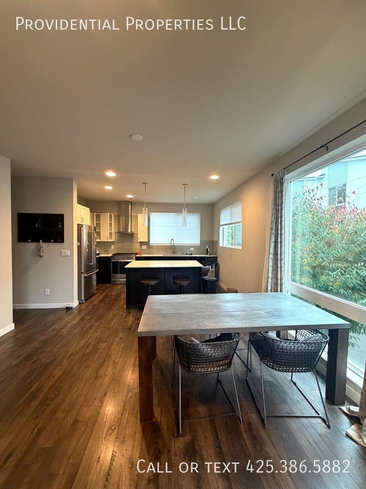 8631 22nd Pl Ne #1 - Photo 3 of 18