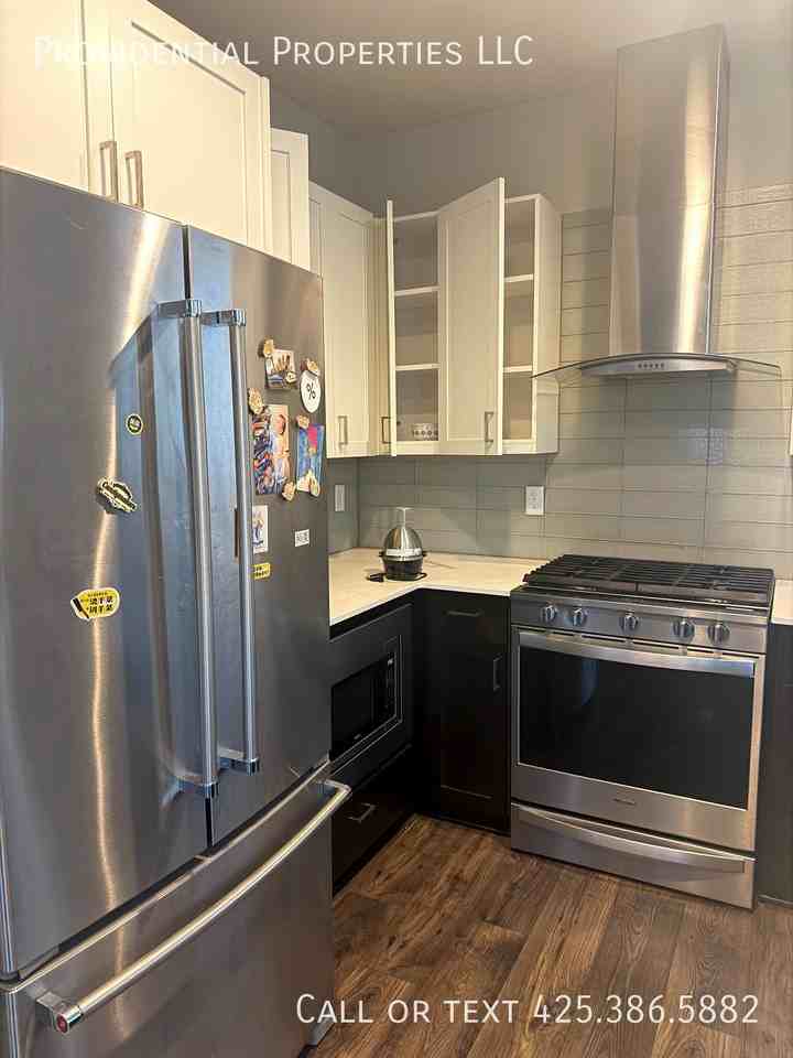 8631 22nd Pl Ne #1 - Photo 5 of 18