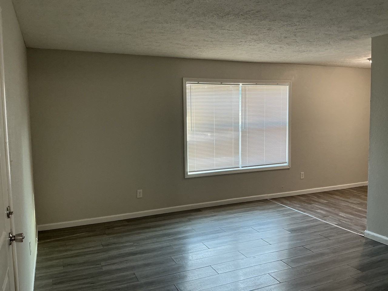29 Camelot Cove #1 - Photo 5 of 7