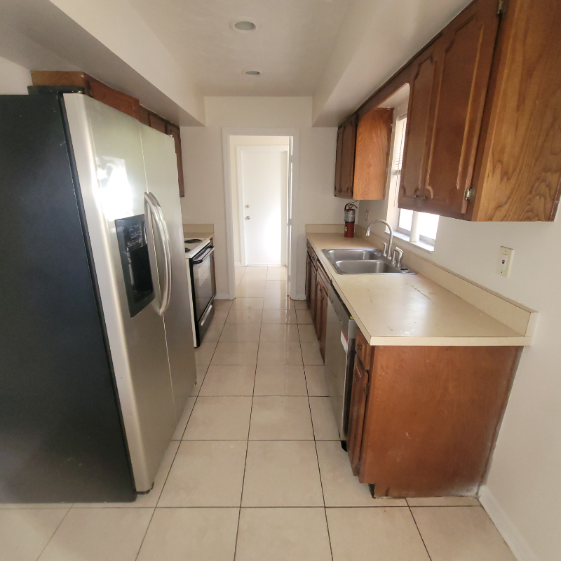 108 Shore Dr - Photo 2 of 25