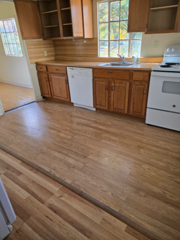 105 Adams Ave - Photo 5 of 18